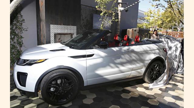 Range Rover presenta el Evoque Convertible 2017 SUV que se lucirá en el Auto Show de Los Angeles, en West Hollywood, California. (Foto: Reuters)