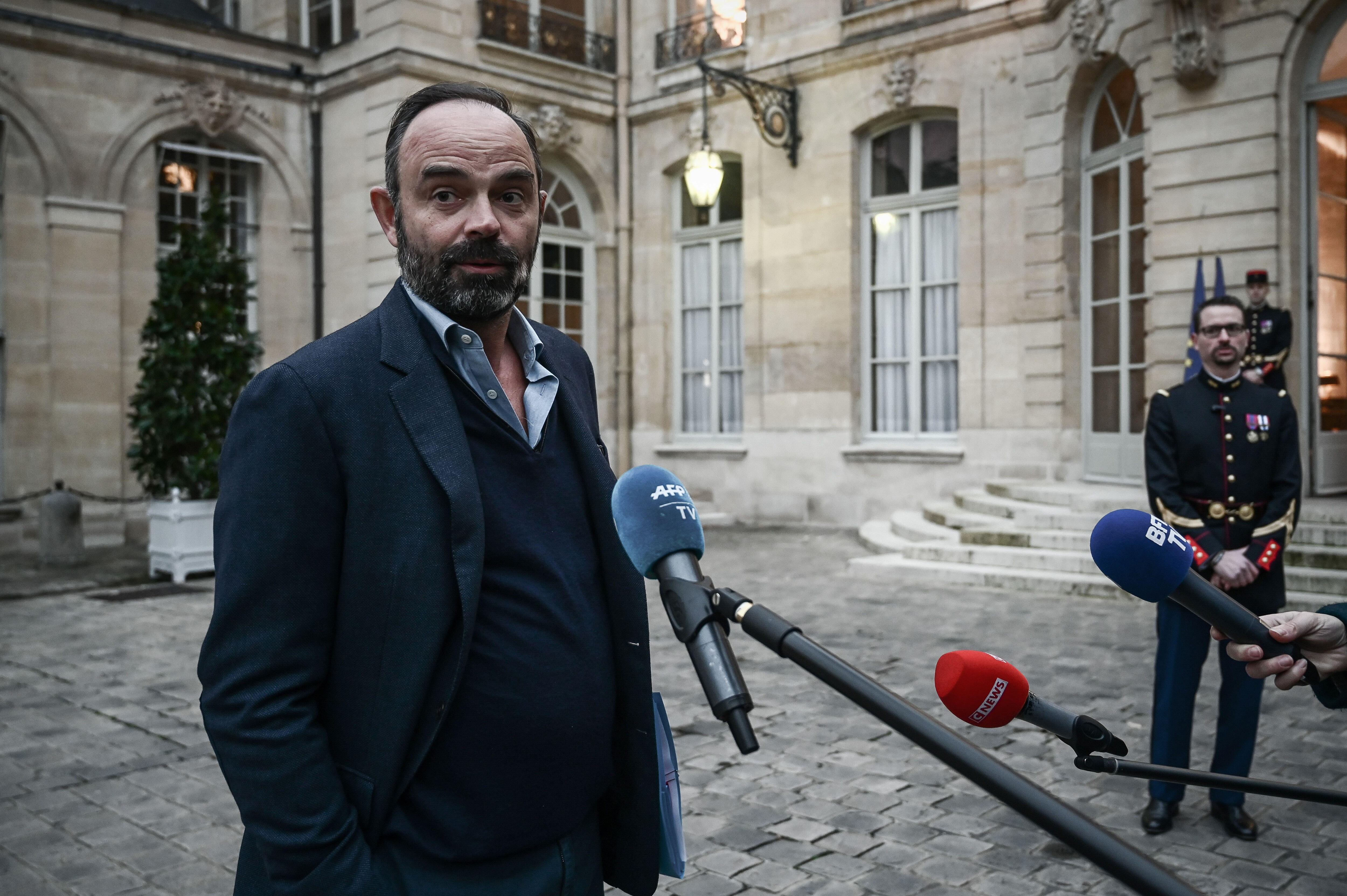 "Ha llegado el momento de construir un sistema de jubilación universal", dijo el primer ministro francés, Edouard Philippe. (Photo by Philippe LOPEZ / AFP)