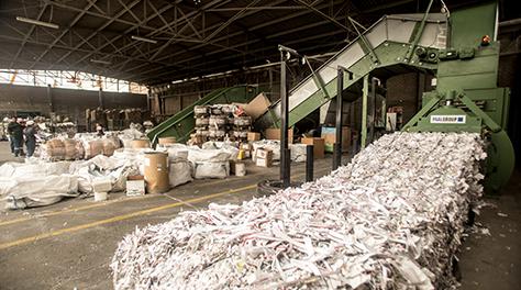 Máquinas utilizadas por El Destructor de Papeles para triturar hasta diez toneladas de papel por hora.