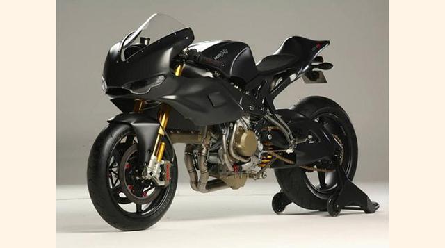 La NCR M16 cuenta con marco de fibra de carbono, basculante y frenos de material compuesto de matriz cerámica y un calibración especial (Ohlins) para darle más poder en la pista. Su precio: US$ 232,500. (Foto: megarric