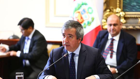 El ministro de la Producción, Raúl Pérez-Reyes, se presentó hoy ante la Comisión de Producción del Congreso. (Foto: Congreso)