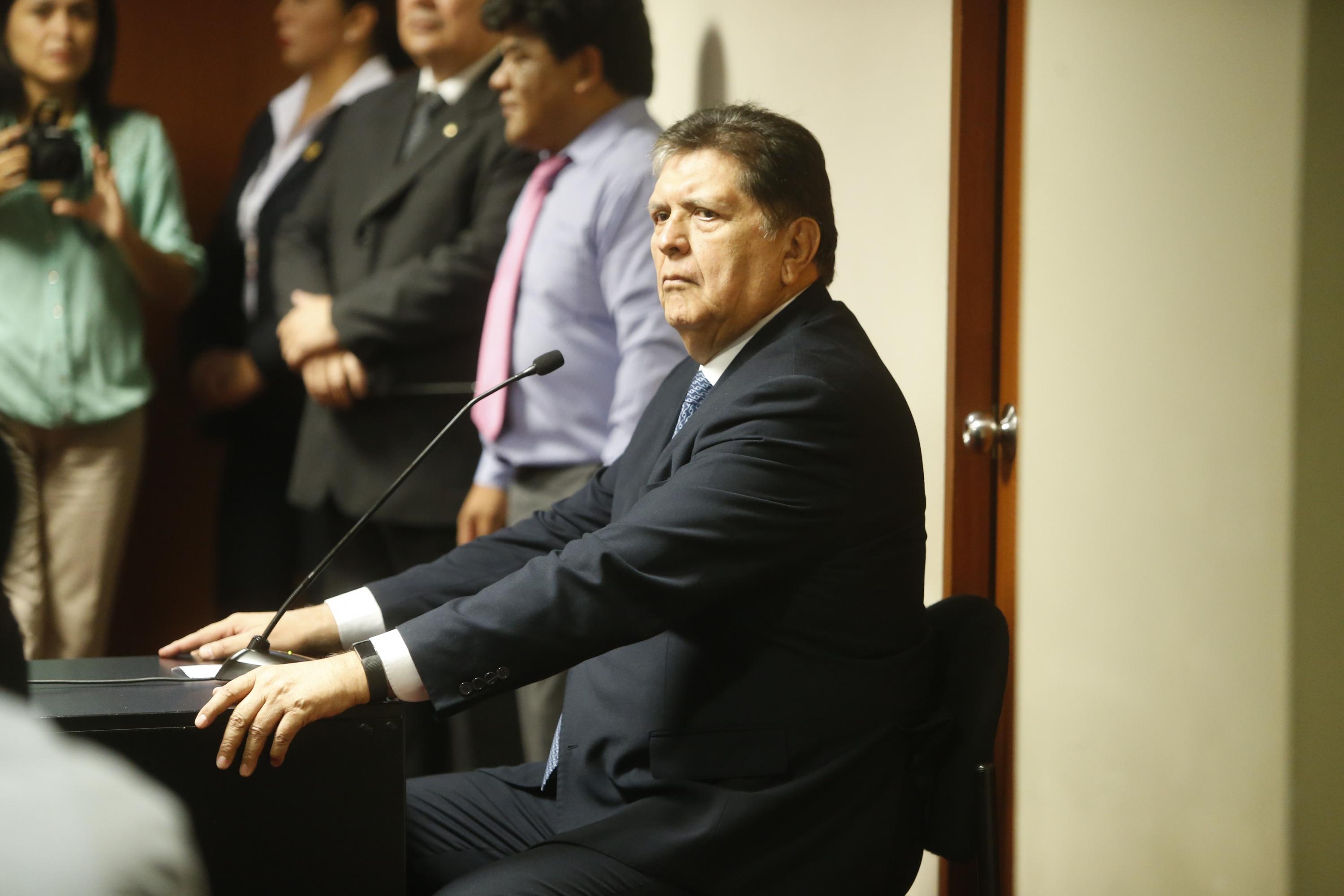 Alan García se mantiene en la casa del embajador de Uruguay, a la espera de un asilo solicitado a ese país. (Foto: GEC)