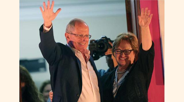Perú – Pedro Pablo Kuczynski, El presidente peruano se casó en 1962 con la estadunidense Jane Dudley Casey, con quien tuvo tres hijos: Alexandra, Carolina y John-Michael.(foto: Efe).