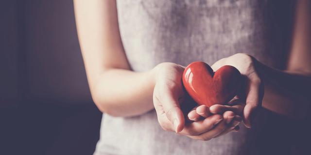 FOTO 4 | 4. Abraza la generosidad como algo invaluable (Foto: iStock)