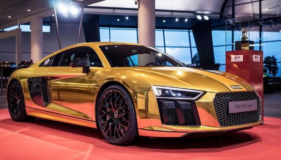 Audi R8 V10 Plus Cromado en oro