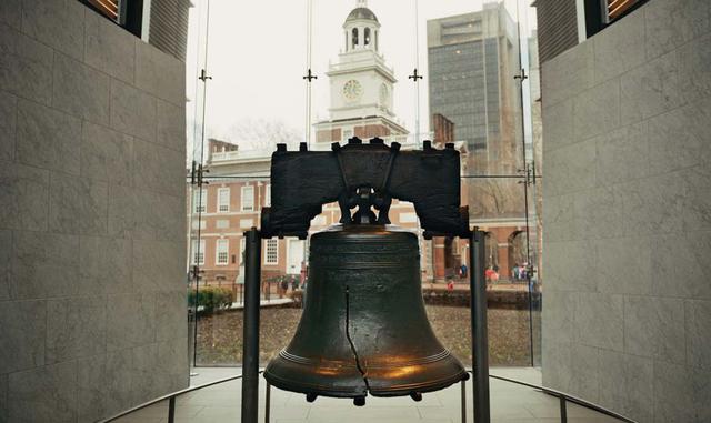 FOTO 15 | Independence Square, Filadelfia, Pensilvania. El lugar sigue siendo visitando por una multitud de turistas que quieren ver de cerca la Campana de la Libertad.