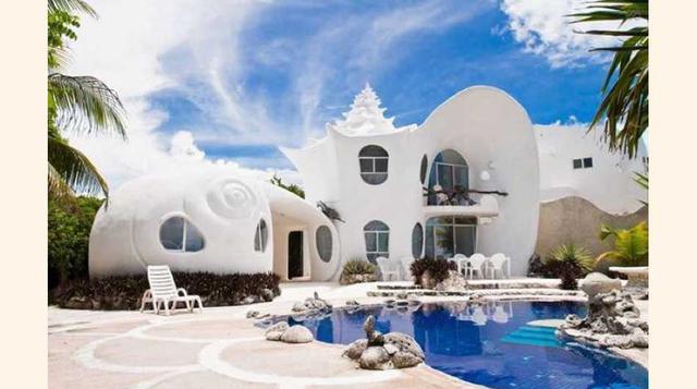 ¡Increíble! Está en Isla Mujeres, México y tiene la forma de un caracol de mar. La escalera de la habitación principal ofrece maravillosas vistas al caribe. Isla Mujeres, México. (Foto: Airbnb)