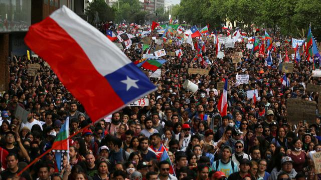 4. Más de un millón de personas protestan en Santiago. La mayor convocatoria en los últimos 38 años. (Foto: Reuters)