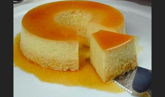 El quesillo es un queso fresco de producción artesanal, característico de las zonas rurales y semirurales. Obtenido por coagulación de la leche pasteurizada de vaca, cabra u oveja por medio del cuajo y/u otras enzimas coagulantes apropiadas; complementado