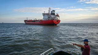 Ucrania dice que barcos pasan por desembocadura del Danubio; alienta expectativas sobre granos