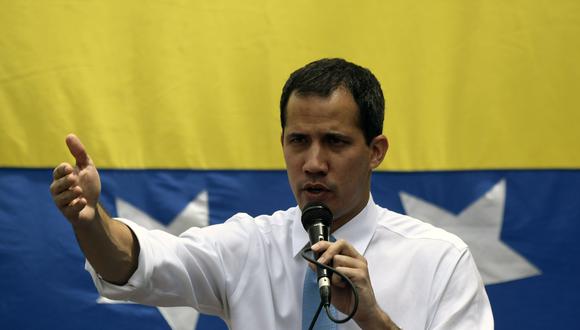 Juan Guaidó dice que se mantendrá como presidente encargado de Venezuela. (Foto: Federico Parra / AFP).
