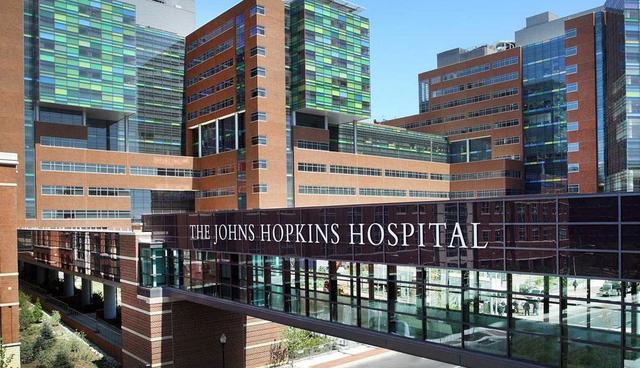 FOTO 21 | Maryland - Universidad Johns Hopkins. Costos de matrícula, alojamiento, comida y otros costos, 2016-17: US$ 67,650. Precio promedio pagado por un estudiante con ayuda / beca, 2015-2016: US$ 27,352. Ubicación: Baltimore, MD. Sector: privado sin fines de lucro. Número de estudiantes: 23,917. (Foto: Johns Hopkins Medicine/Facebook)