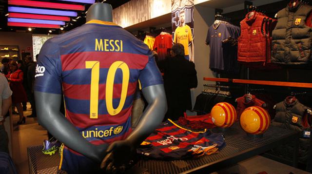 Esta cifra promete, más allá de que el francés aparece detrás de sus compañeros de equipo Zlatan Ibrahimovic (7º, 865,000 con el París SG) y Wayne Rooney (6º, 877,000), y muy lejos del líder mundial Lionel Messi (1’958,000).