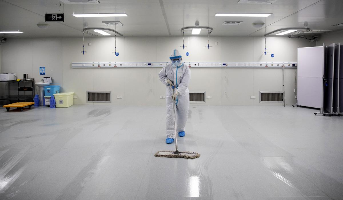 El número de infectados “activos” en China queda en 801 (82,827 en total desde el inicio del brote), 51 de ellos en estado grave.. (Foto: AFP/STR)