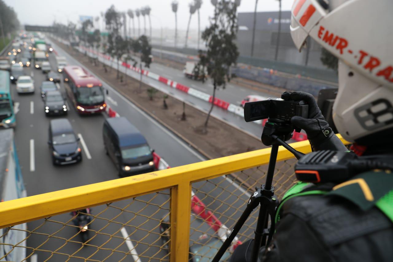 Burgomaestre ratificó que desde la puesta en marcha de ‘pico y placa’ se evidenció un incremento en la velocidad de los buses de los corredores Azul y Rojo, respectivamente.(Foto: GEC)