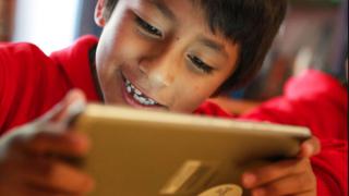 Compra de tablets para la educación rural se cae y se planea reiniciar el proceso