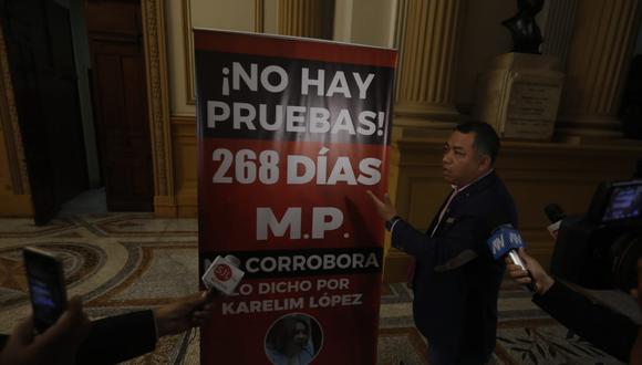 El legislador Darwin Espinoza criticó que Karelim López no haya presentado pruebas de sus dichos. Fotos: César Campos/@photo.gec