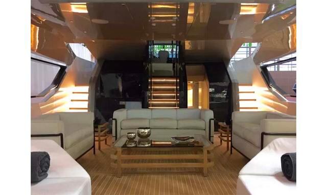 FOTO 7 | Sherpa es un nombre inspirado en el pueblo nepalés de la región más montañosa del Himalaya. Los propietarios pueden escoger entre una cubierta abierta (adecuada para transportar carga) o una cubierta de salón; mientras que el área de cubierta inf