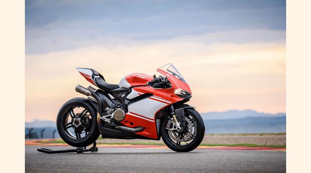 La nueva 1299 Superleggera cuenta con la mejor relación potencia a peso jamás vista en una motocicleta Ducati hasta ahora, con 215 caballos de fuerza y un peso de 156 kg. (Foto: Motorpasión)