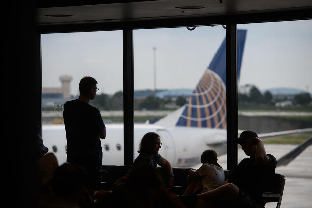 United indicó que los viajeros frecuentes podrán usar los puntos para postular a mejoras en varios viajes. (Foto: Bloomberg)