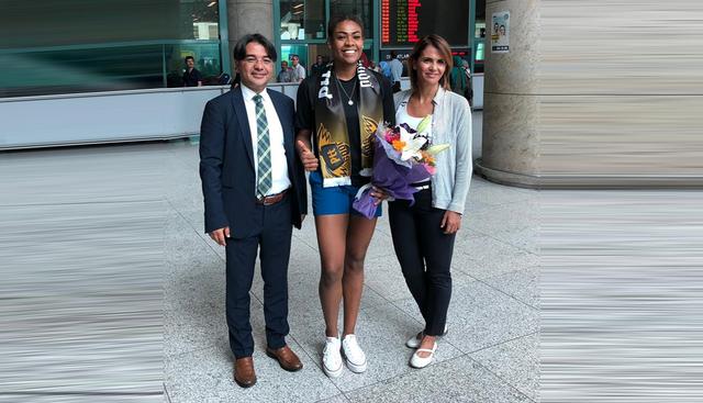 Ángela Leyva se puso la azul y oro del PTT Spor de Turquía. (Foto: PTT Spor)