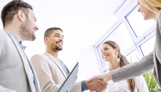 FOTO 4 | 4. Porque aumenta el sentido de pertenencia. Si una persona se siente parte de un equipo, es más probable que sea leal a la empresa. Esto disminuye la rotación de personal y aumenta la motivación.