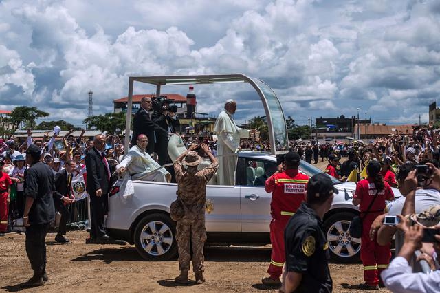 FOTO 9 | "La corrupción: cuánto mal le hace a nuestros pueblos latinoamericanos y a las democracias de este bendito continente ese virus social, un fenómeno que lo infecta todo, siendo los pobres y la madre tierra los más perjudicados".