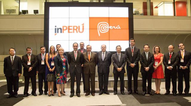Los representantes peruanos de inPerú junto a las autoridades japonesas en el primer día del Road Show Asia 2015.