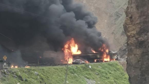 Incendio en la Carretera Central se registra antes de Tambo de Viso (Huarochiri) muy cerca a San Mateo.