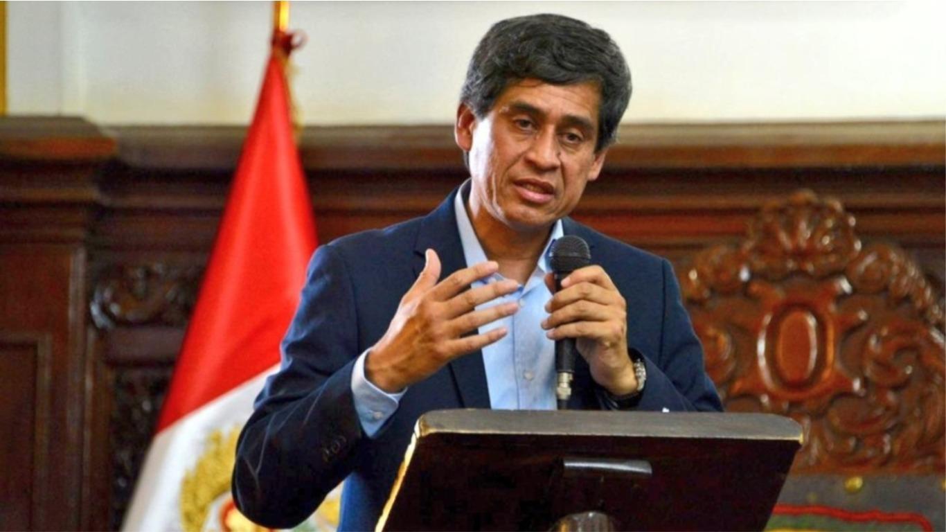 Carlos Lozada, ministra de Transportes y Comunicaciones, investigado por la Fiscalía, ahora en arbitraje, todo con la Constructora San José de España.