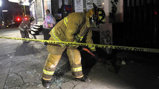 Foto 26 | Abra los gabinetes con cuidado, ya que los objetos pueden caer de los estantes.