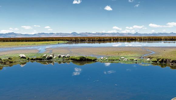 Para que el agua plácida del lago Junín revelara su potencial para iluminar e incrementar la productividad en el Perú se siguió un protocolo para certificar su potencial. (Foto: iStock)