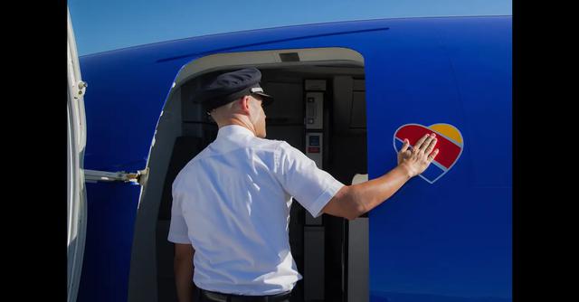 FOTO 16 | 10. Southwest Airlines. Calificación general: 4.5. Sede: Dallas, Texas. Industria: Aerolíneas.