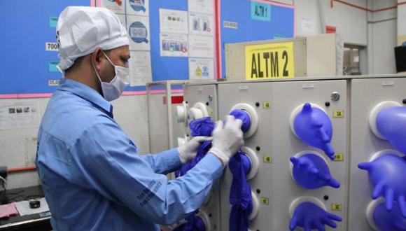 Top Glove se ha visto inmerso en una polémica después de que Estados Unidos prohibiera a mediados de julio la importación de sus productos debido a supuestas alegaciones de abusos contra sus trabajadores. (Reuters)
