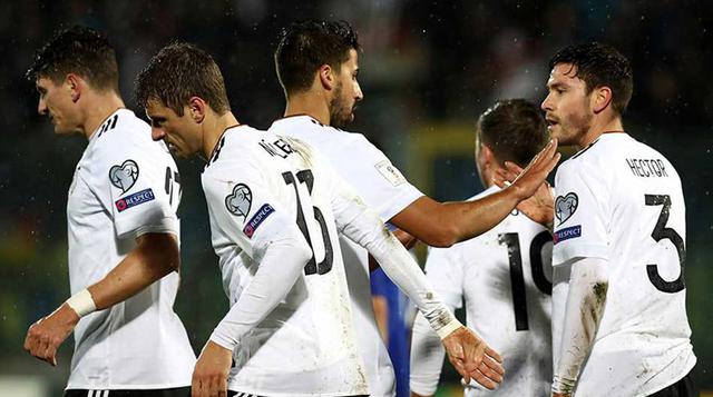 La selección de fútbol de Alemania Nº 3. Representa desde 1908 a la Federación Alemana de Fútbol (Deutscher Fußball-Bund) en las competiciones oficiales organizadas por la Unión Europea de Asociaciones de Fútbol (UEFA) y la Federación Internacional de Aso