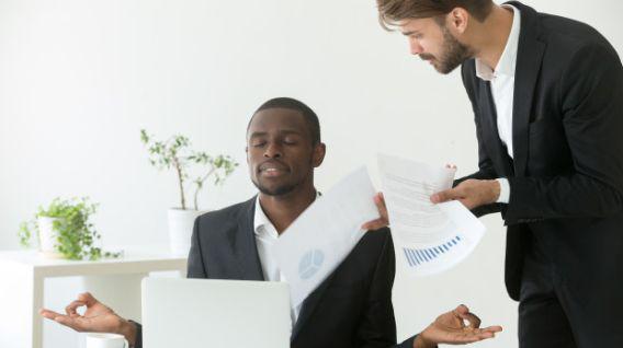 Los empleados tóxicos siempre buscan crear conflictos donde no los hay. (Foto: Freepik)