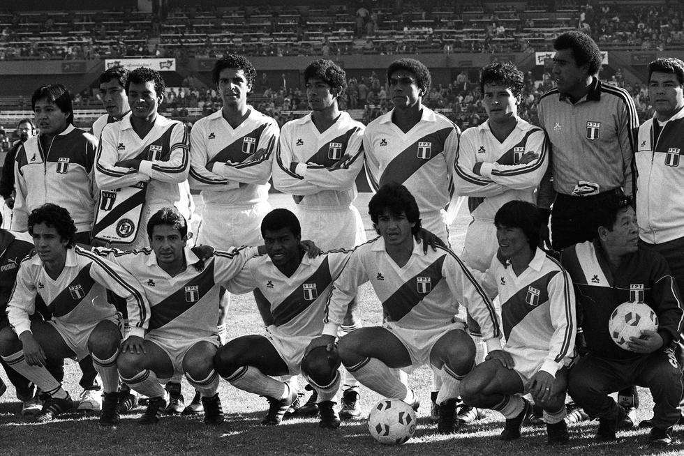 Calvo. La marca peruana vistió a la bicolor entre los años 1986 a 1988. (Foto: GEC Archivo Historico)