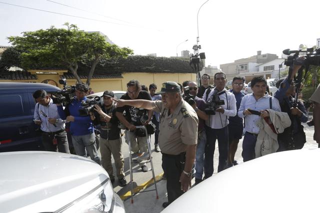 La detención de Oviedo fue registrada por la prensa. (Foto: Anthony Niño De Guzmán / GEC)