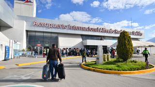 Aeropuerto de Arequipa pierde al día 20 vuelos y 5,000 pasajeros por cierre de operaciones