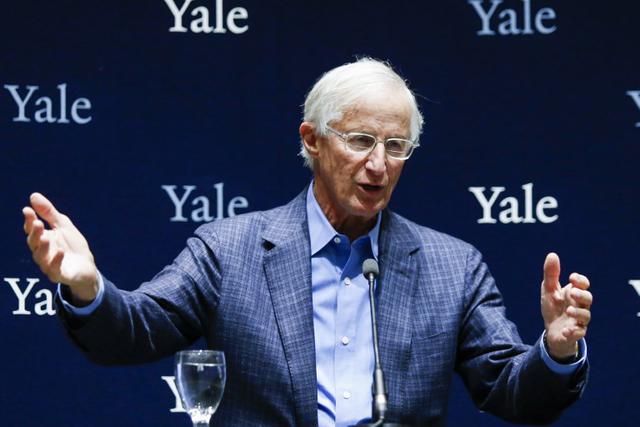 Este año, el premio Nobel de Economía reconoce el esfuerzo por integrar la innovación y el cambio climático en el crecimiento económico. La mitad el galardón ha correspondido a William D. Nordhaus “por integrar el cambio climático en el análisis macroeconómico a largo plazo”.