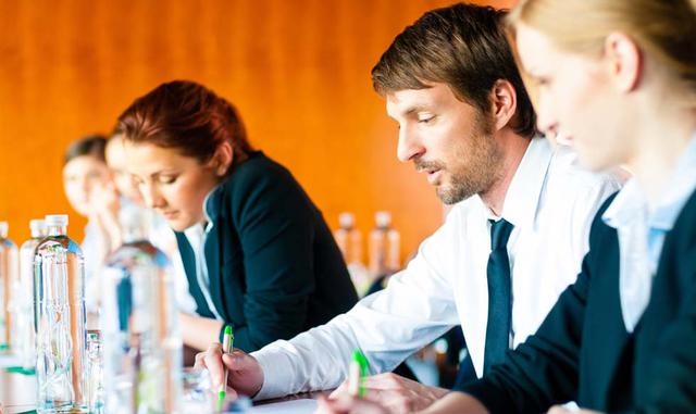 FOTO 4|  Define, en base a tu especialidad e intereses, si estudiarás un MBA o maestría especializada.