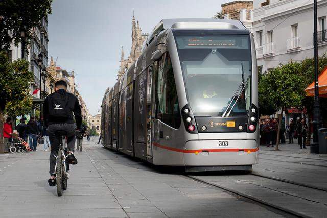 Foto 4 | En Berlín, los usuarios pueden seleccionar entre más de 20 servicios, incluidas bicicletas eléctricas compartidas, automóviles, patinetes y patinetes eléctricos.  (Foto: BCG)