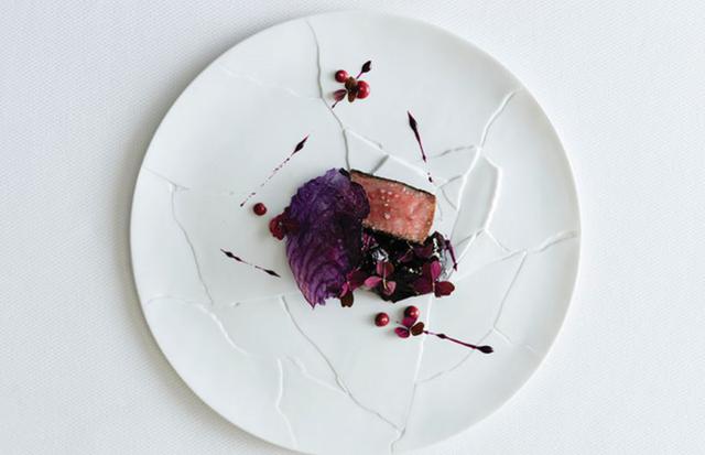 24. Restaurante "Amber" en Hong Kong. Carne Miyazaki wagyu, tira de lomo.