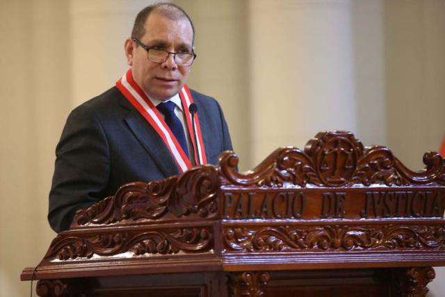 Javier Arévalo Vela. Cargo: Vocal Supremo. Vinculación: Es citado en un audio entre el juez Martín Hurtado e Hinostroza. Su hermano Armando Arévalo, trabajó en el JNE.Renuncióen agosto.