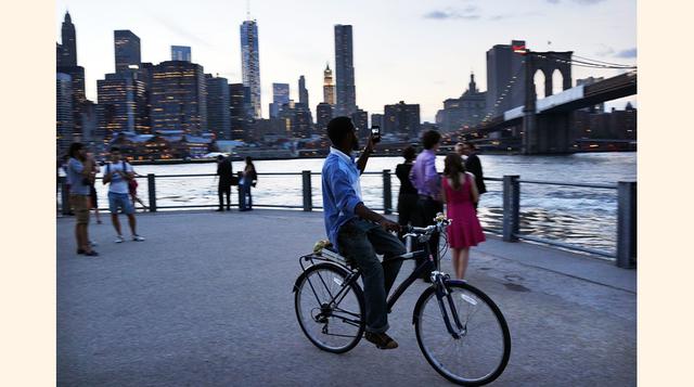 Se espera que los ateos, agnósticos y no afiliados aumenten como proporción de la población en gran parte de Europa y América del Norte. En los Estados Unidos, por ejemplo, se proyecta que pasarán de 16% de la población total (incluidos niños) en 2010, a 