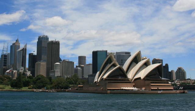 22. Sidney, Australia: Una de las urbes más multiculturales del mundo, combina la riqueza natural de sus playas con una arquitectura muy moderna. (Wikipedia Creative Commons)