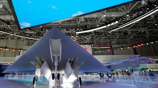 China presenta tecnología militar de alta gama en exhibición aérea