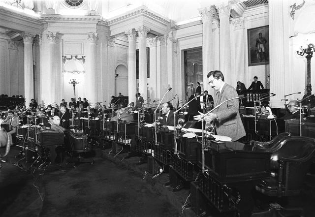 El constitucionalista Enrique Bernales fue senador de la República en 1980 por Izquierda Unida. Cinco años después fue reelegido en el mismo cargo.&nbsp;(Foto: Archivo El Comercio)