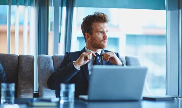 FOTO 15 | Toma de decisiones: Control de impulsos. Es la capacidad de resistirse o retrasar un impulso o tentación de actuar e implica evitar comportamientos y decisiones apresuradas.