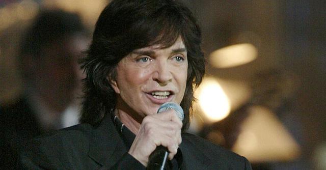 FOTO 7 | CAMILO SESTO
El artista español murió el 8 de setiembre a los 72 años por complicaciones renales.  (Foto: AFP)